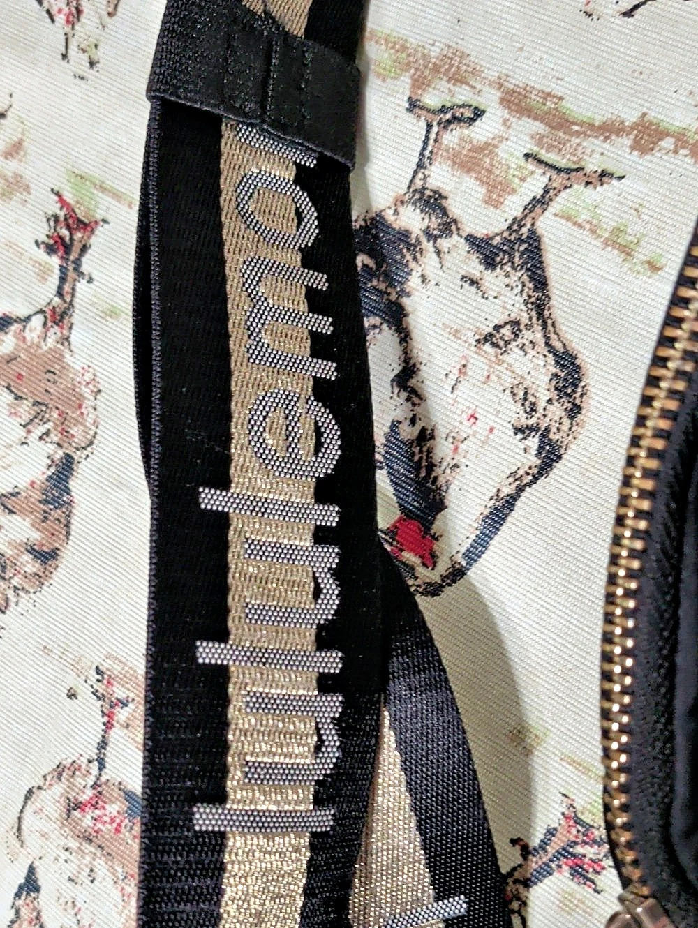 lululemon Everywhere Belt Bag 1L Metallic Wordmark Black - Picture 2 of 6